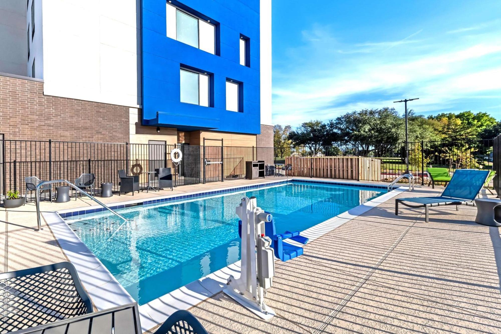 Hampton Inn & Suites 谢尔曼 外观 照片